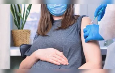 Arapongas suspende vacinação em gestantes com AstraZeneca