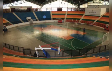 O ginásio de Esportes Luiz Augusto Zin está localizado na Rua Pombas, área central do município