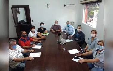 Prefeito Ditão Pupio se reuniu com representantes da Caixa e construtora