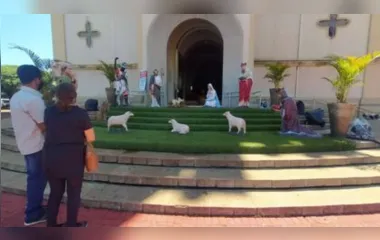 Visitantes aprovam presépio da Catedral em Apucarana; Vídeo