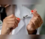 Crescem relatos de 'fura-filas' na vacinação; MP apura denúncias