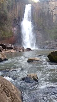 Duas pessoas morrem após cair de cachoeira em Faxinal