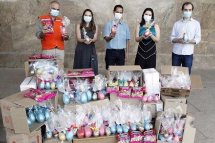 Segurança entrega 1,4 mil ovos de chocolate para campanha