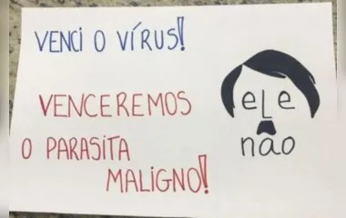 Casal é vacinado após guardar cartaz de críticas a Bolsonaro