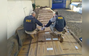 PRF apreende carreta com R$ 2 milhões em contrabando
