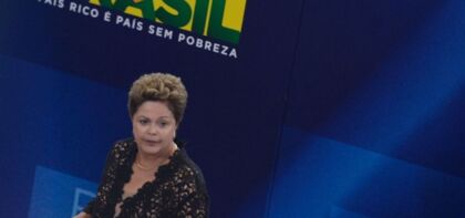 Ex-presidente Dilma é internada após passar mal