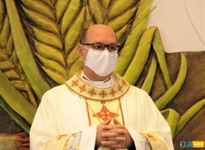 O Bispo se sente bem e pede orações de todos por ele e por todos os infectados com a doença.