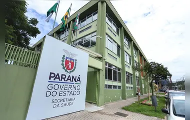 Saúde do Paraná emite nota sobre vacinação de adolescentes