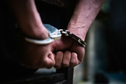 Traficante de drogas conhecido da polícia é preso
