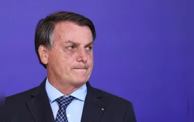 'Três partidos me querem. São três namoradas', diz Bolsonaro