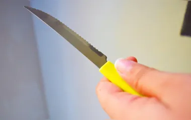 Adolescente de 17 anos é ferida com golpe de faca em Faxinal