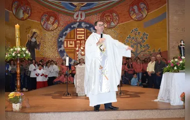Padre Célio Tarozo pede oração pelos pais depois de assalto