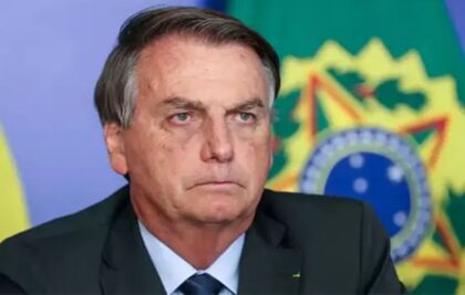 Jair Bolsonaro critica passaporte da vacina