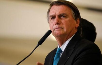 Bolsonaro nega interferência na Petrobras e culpa corrupção por alta