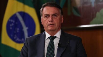 Bolsonaro recebe alta hospitalar após sentir desconforto