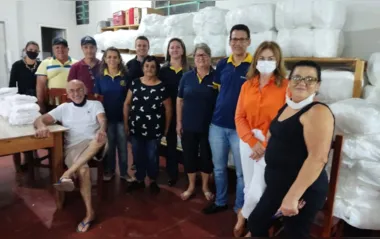 Rotarianos realizam trabalho voluntário na Casa das Fraldas