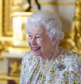 Jornal erra ao publicar obituário da Rainha Elizabeth II
