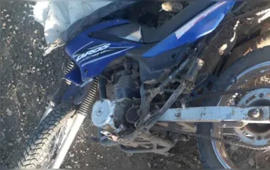 Jovem de 22 anos é encontrado morto ao lado da motocicleta