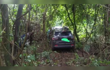 O veículo estava na área rural de Apucarana, na região de Caixa de São Pedro