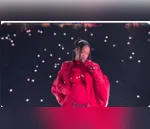 Rihanna 'voa' no show do intervalo do Super Bowl e canta hits