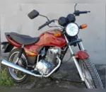 A motocicleta furtada na noite deste sábado (10), na Rua Capanema.