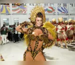 Paolla Oliveira surge deslumbrante como onça em desfile de Carnaval