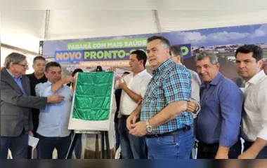 Ratinho Junior, Onofre, Beto Preto e outras autoridades descerram placa inaugural