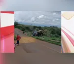 Caminhão capotou perto da ponte do Rio Bom