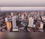 Visão geral do centro da cidade de Apucarana com seus prédios