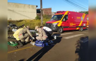 Motociclista tem ferimentos graves após colidir com carro em Apucarana