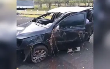 Carro de Apucarana foi atingido na traseira: acidente provocou morte de bebê - Foto: Reprodução/assiscity.com​